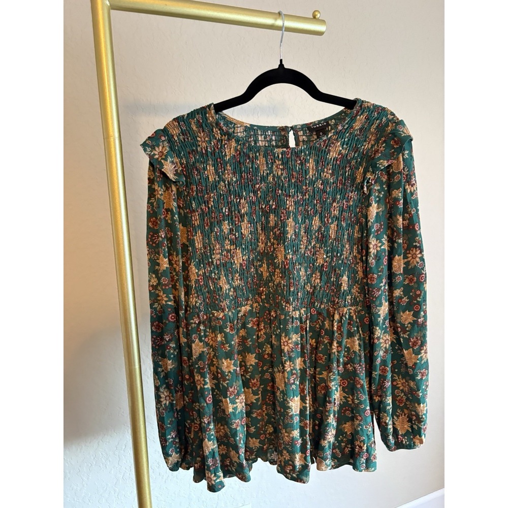 Torrid Women's Floral Smocked Top Size 0 Green Cottagecore Peasant Ruffle Fall